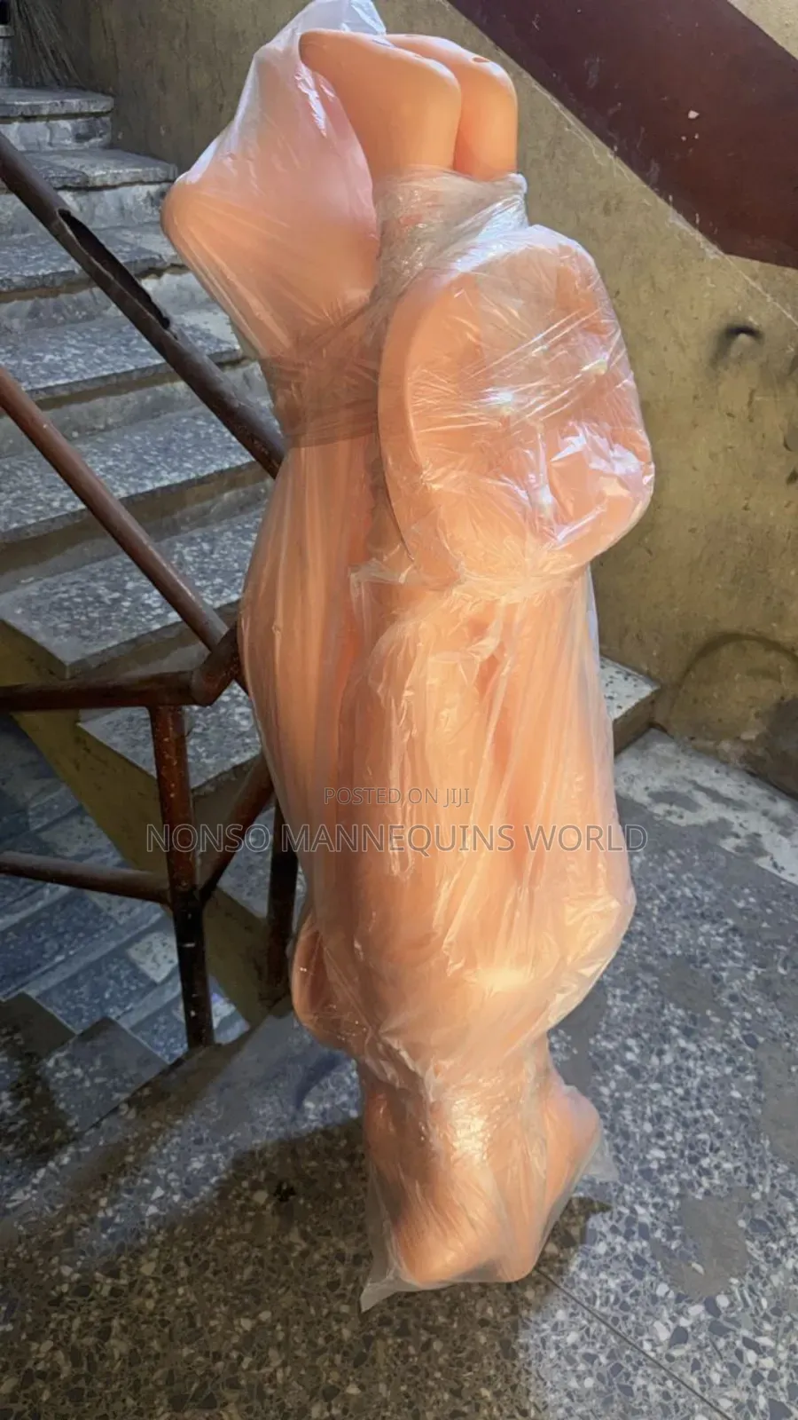 High Quality Female Armless Plastic Mannequin
