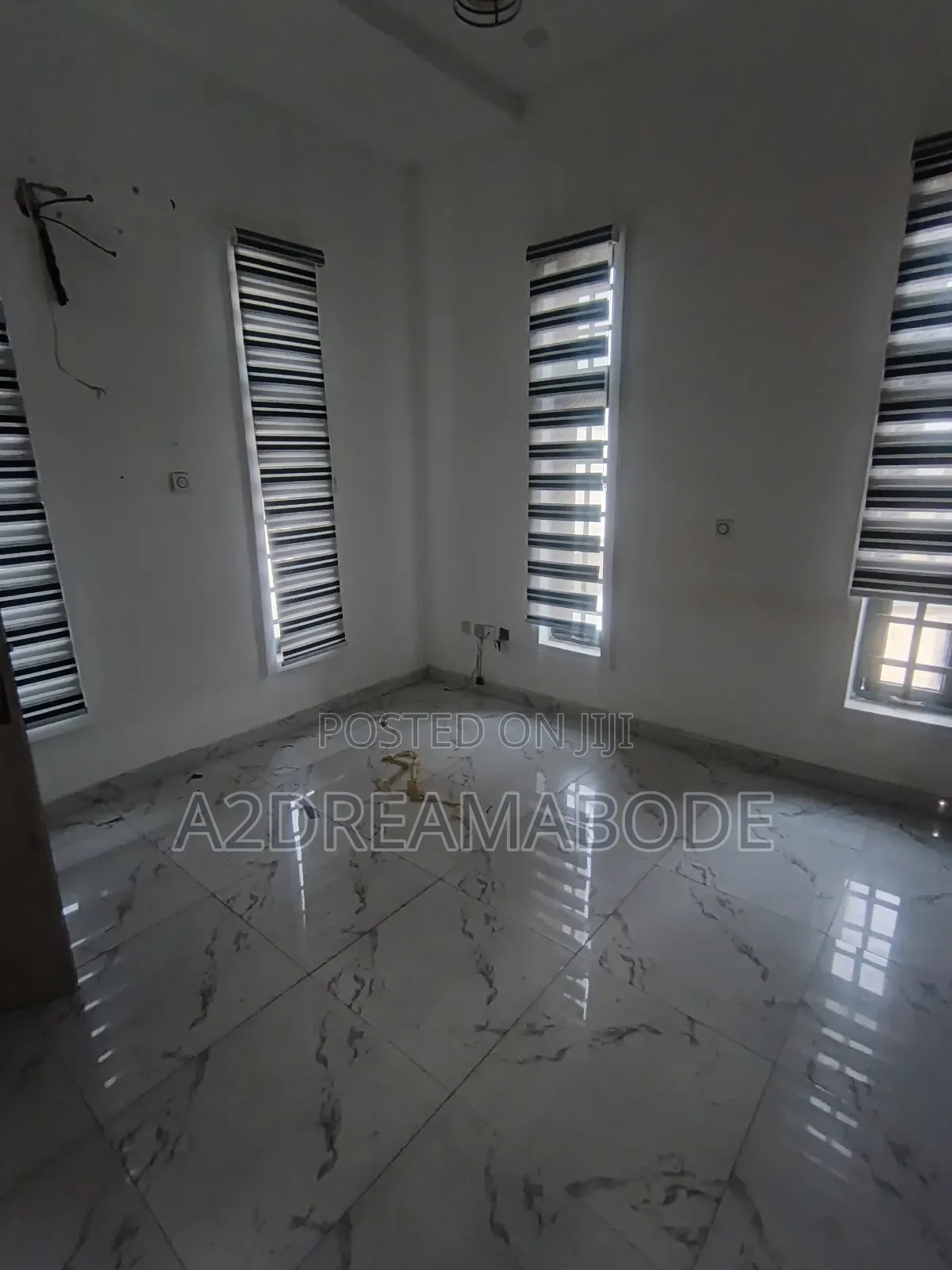 5bdrm Duplex in Omole Phase 1, Ikeja for rent