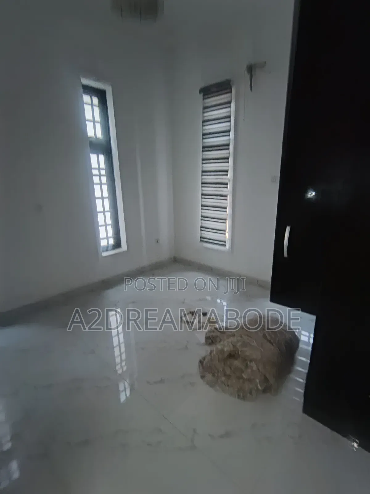5bdrm Duplex in Omole Phase 1, Ikeja for rent