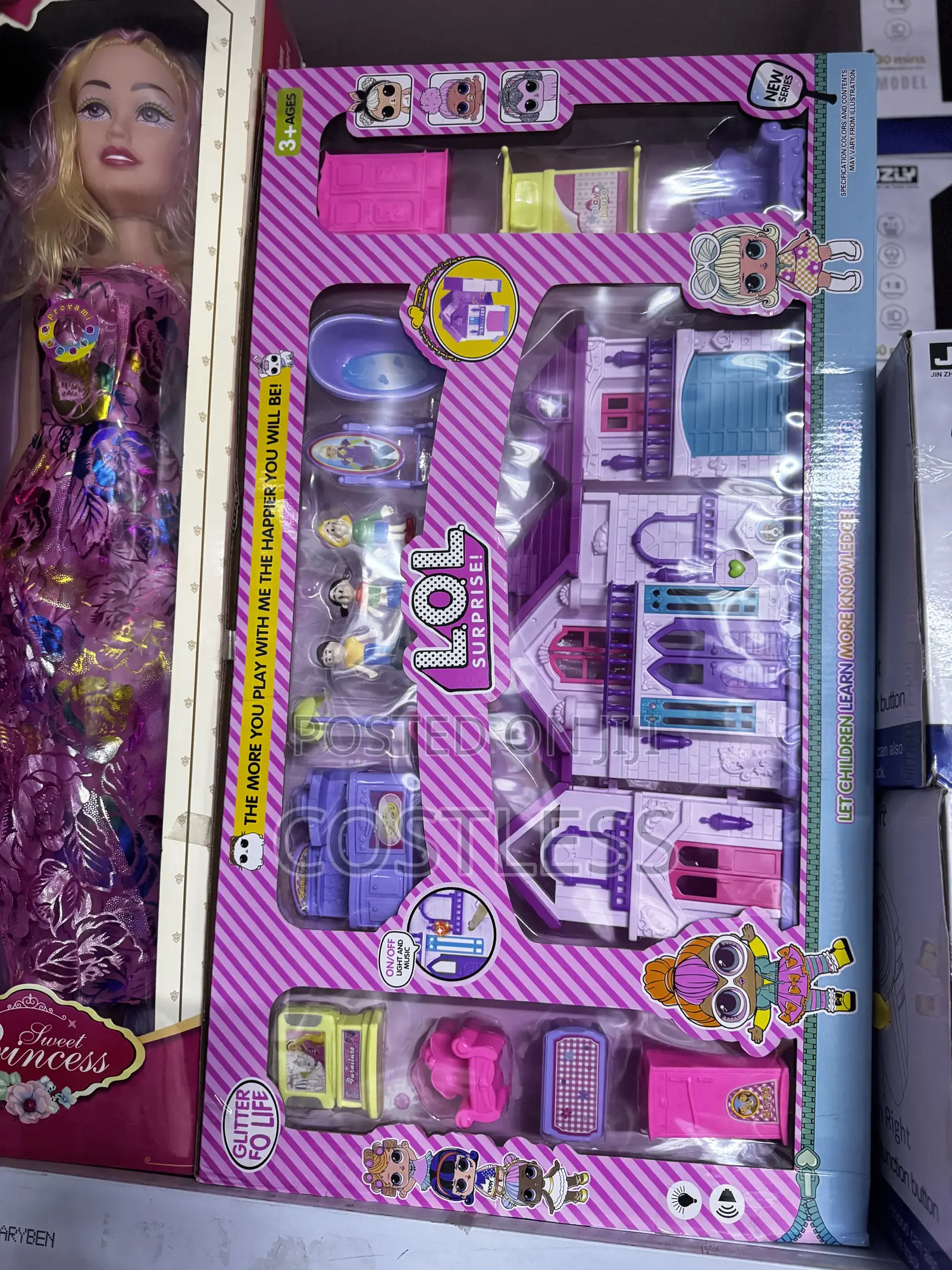 Surprise! Themed Dollhouse Toy Set.