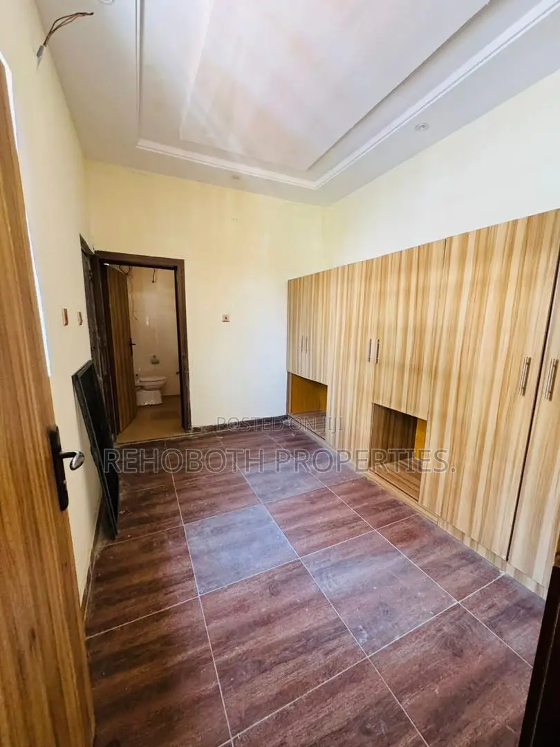 3bdrm Apartment in Aerodrome Estate, Samonda for rent