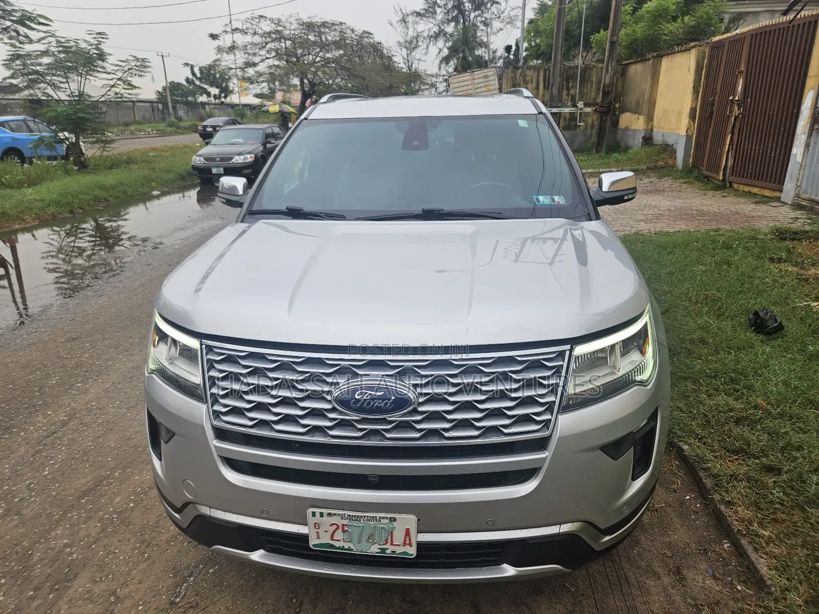 Ford Explorer Platinum AWD 2018 Silver