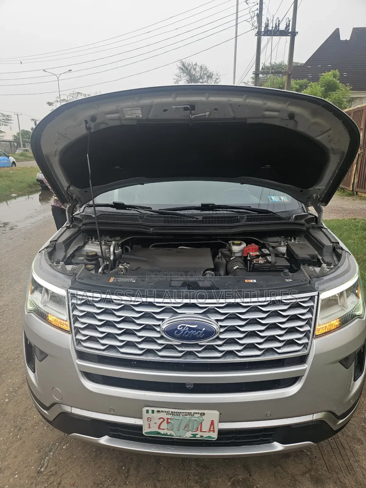 Ford Explorer Platinum AWD 2018 Silver