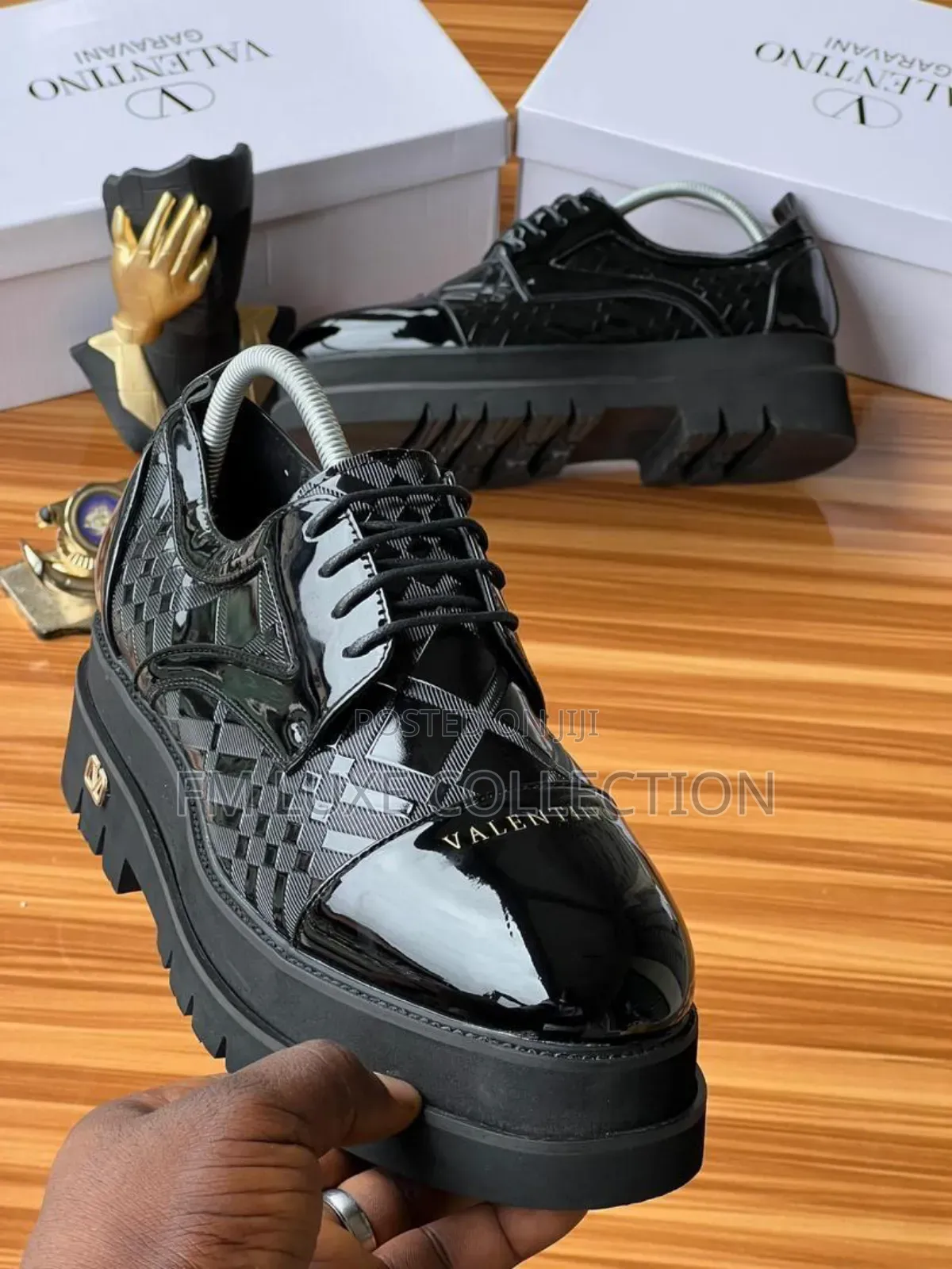 Luxury Men Black Leather Valentino Shoe
