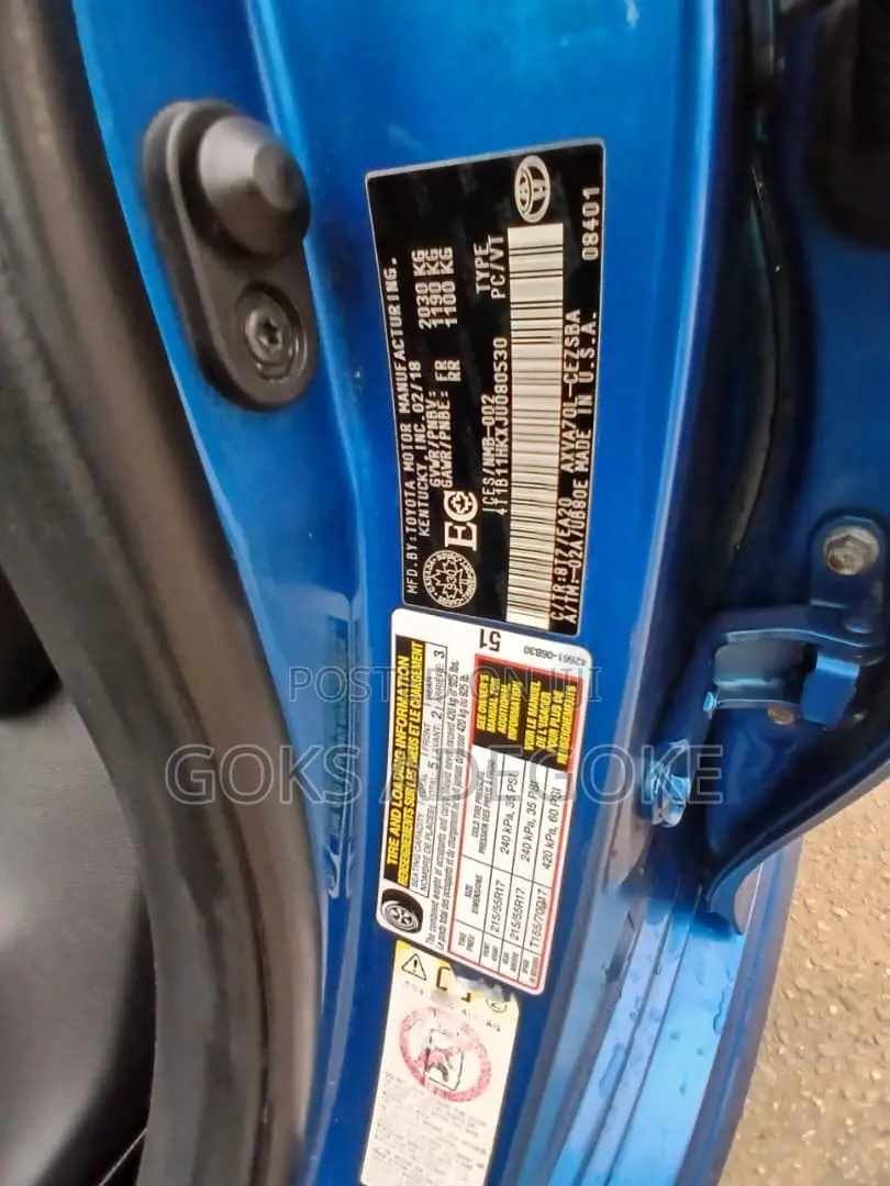 Toyota Camry SE FWD (2.5L 4cyl 8AM) 2018 Blue