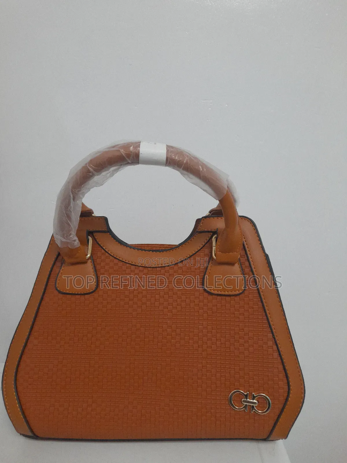 Very Clean Ladies Handbag.