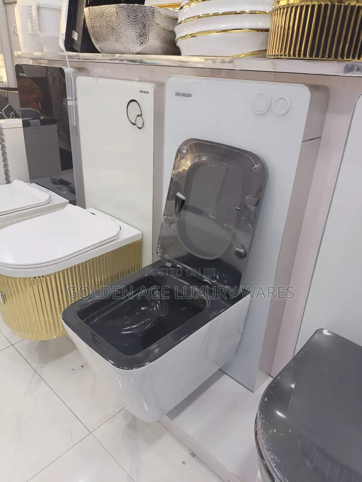 Marble White and Black Monolith Wc White