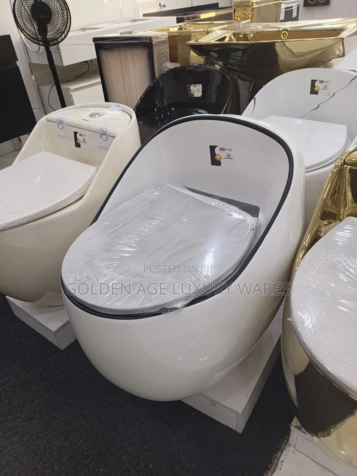 Black and White Masters Toilet