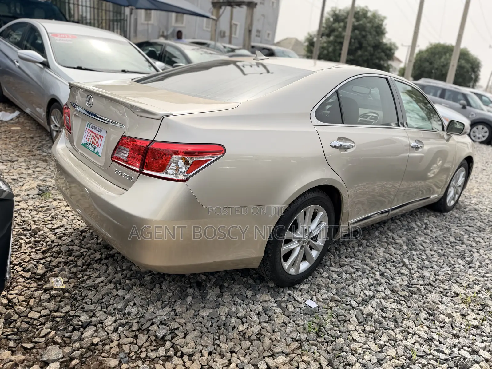Lexus ES 350 2011 Gold