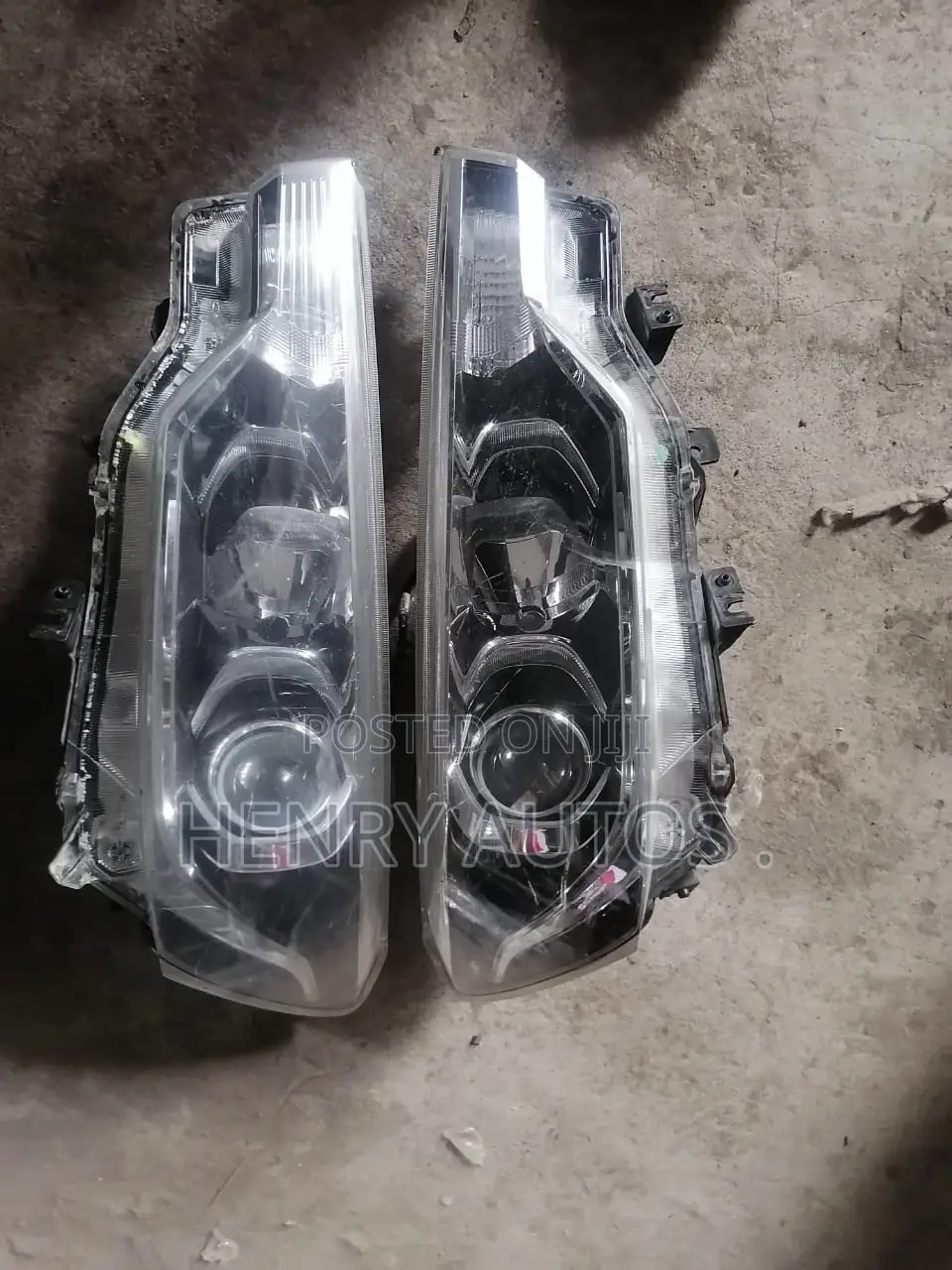 Set Headlights Suzuki Ertiga