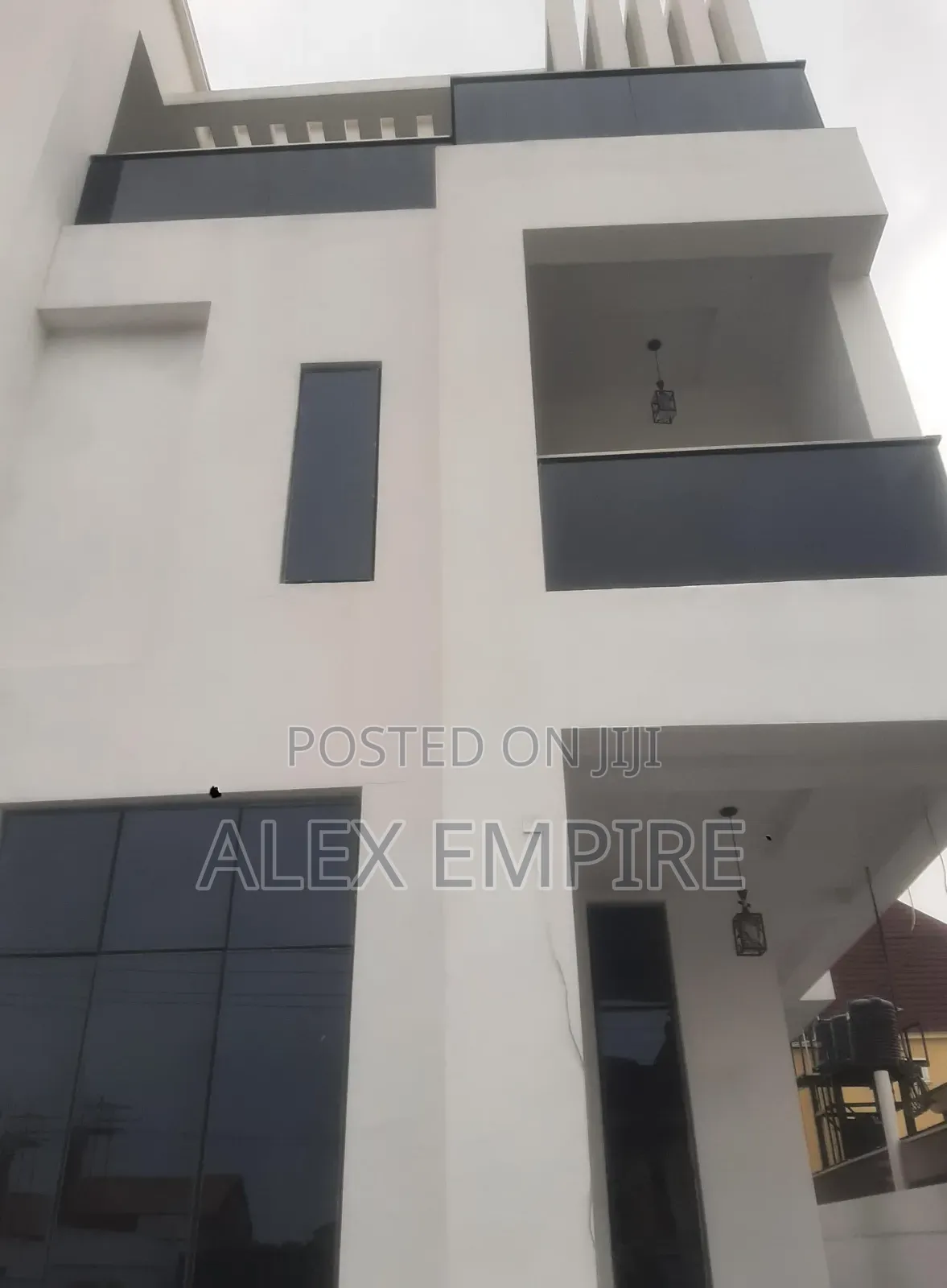 5bdrm Duplex in Amuwo-Odofin for sale