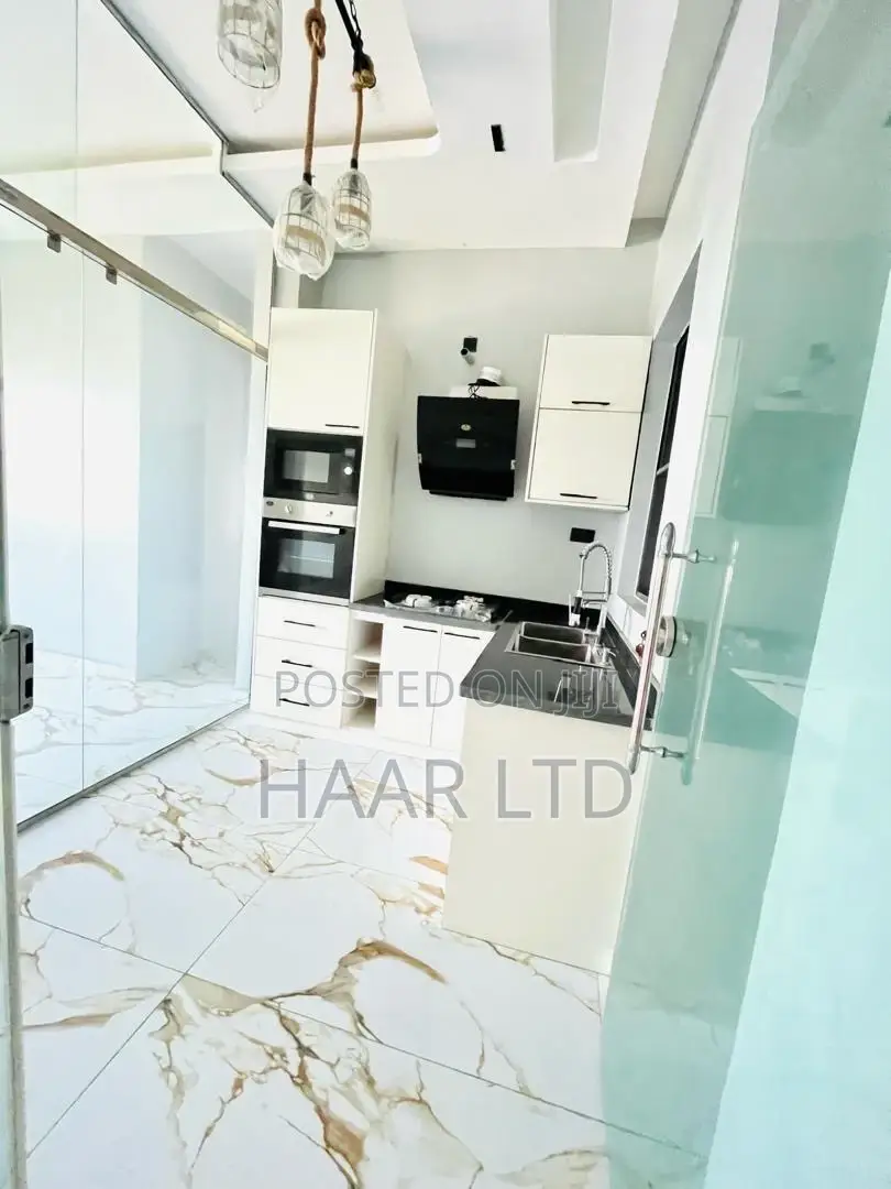 2bdrm Apartment in Lekki Phase 1 for rent