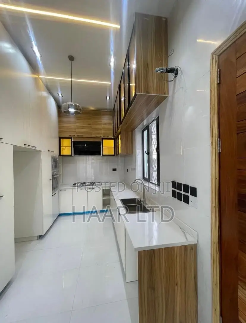 4bdrm Duplex in Ikota for rent