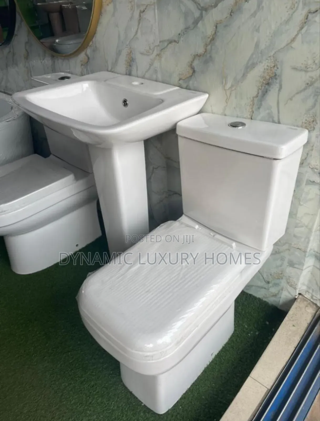 Golden Diamond Big Wc With Wash Basin