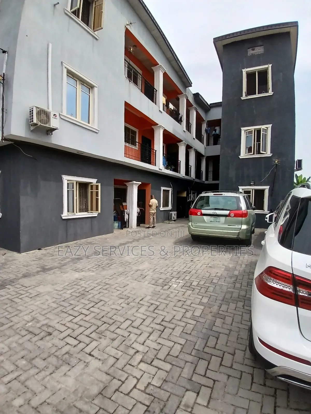 19bdrm Block of Flats in Awoyaya for sale
