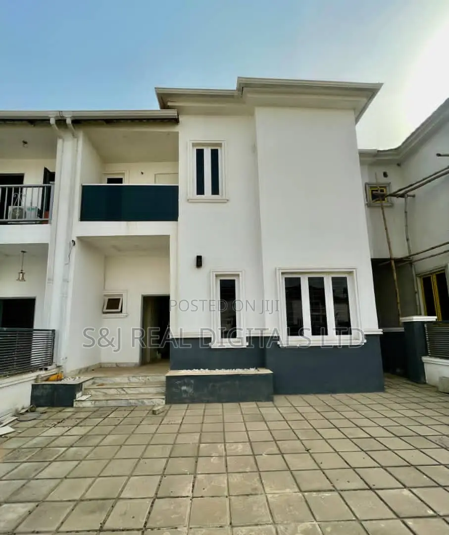 4bdrm Duplex in Idu Industrial for rent