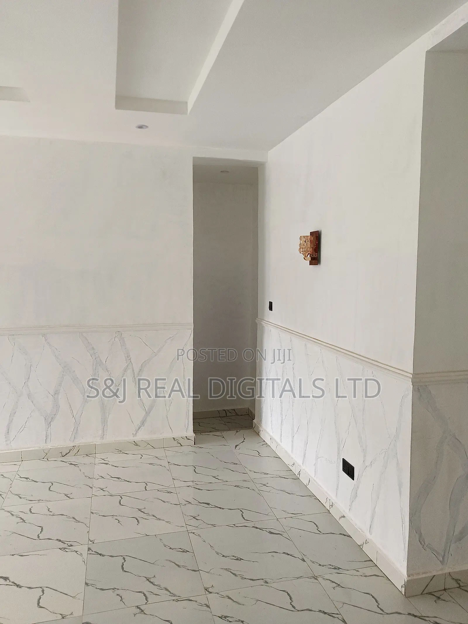 4bdrm Duplex in Idu Industrial for rent