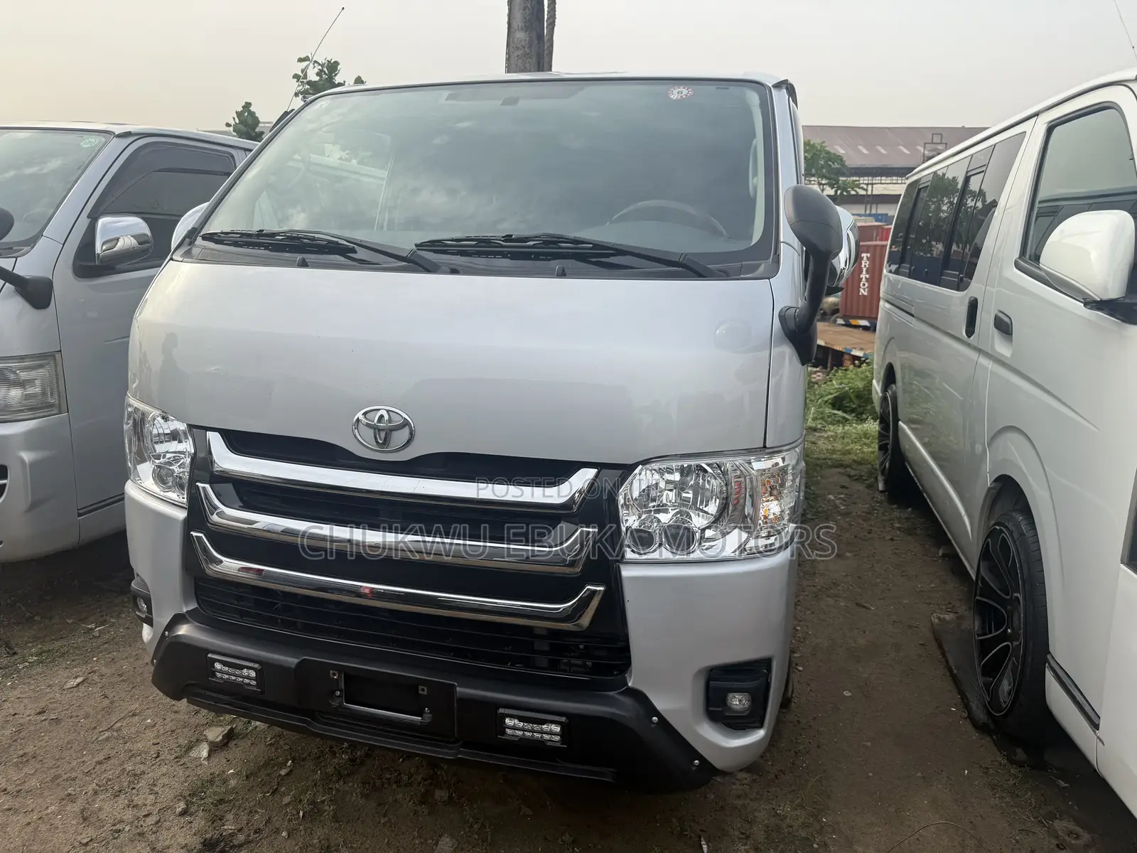 Toyota HiAce 2013 Silver