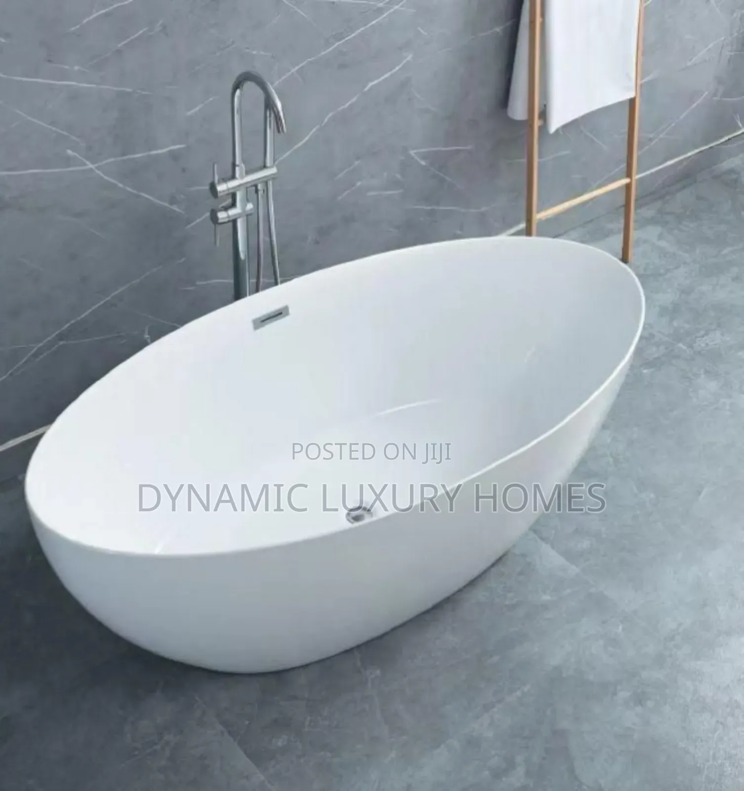 White Acrylic Bathtub