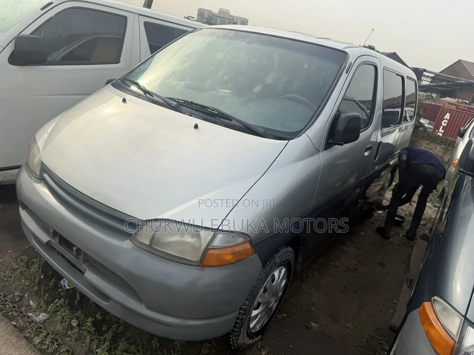 Toyota HiAce 2002 Silver