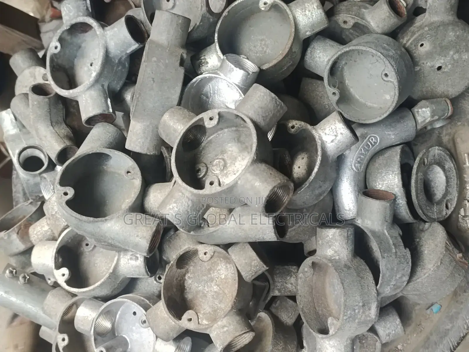 Steel Sandle With Base Conduit Fittings Galvanized