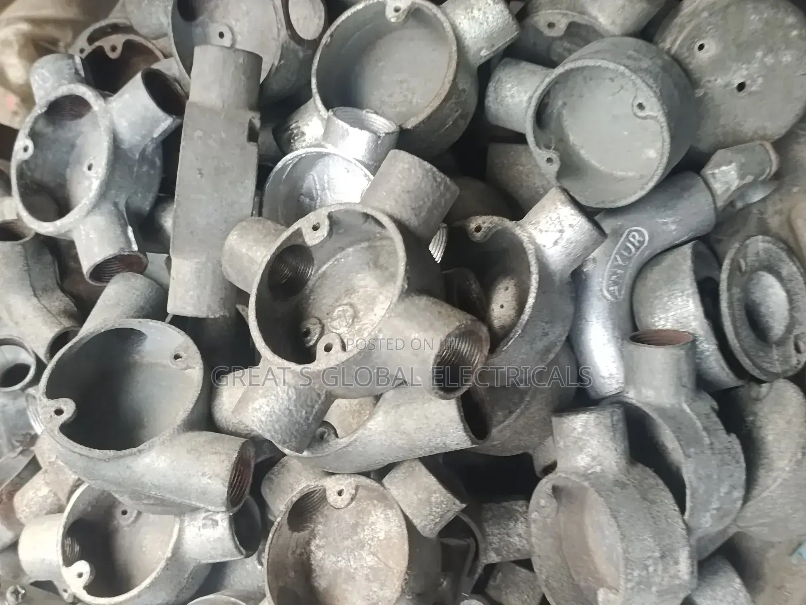 Steel Sandle With Base Conduit Fittings Galvanized