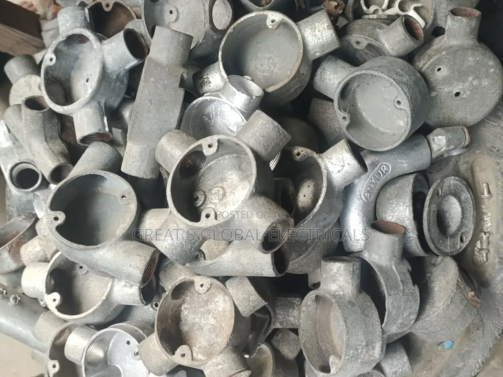 Steel Sandle With Base Conduit Fittings Galvanized