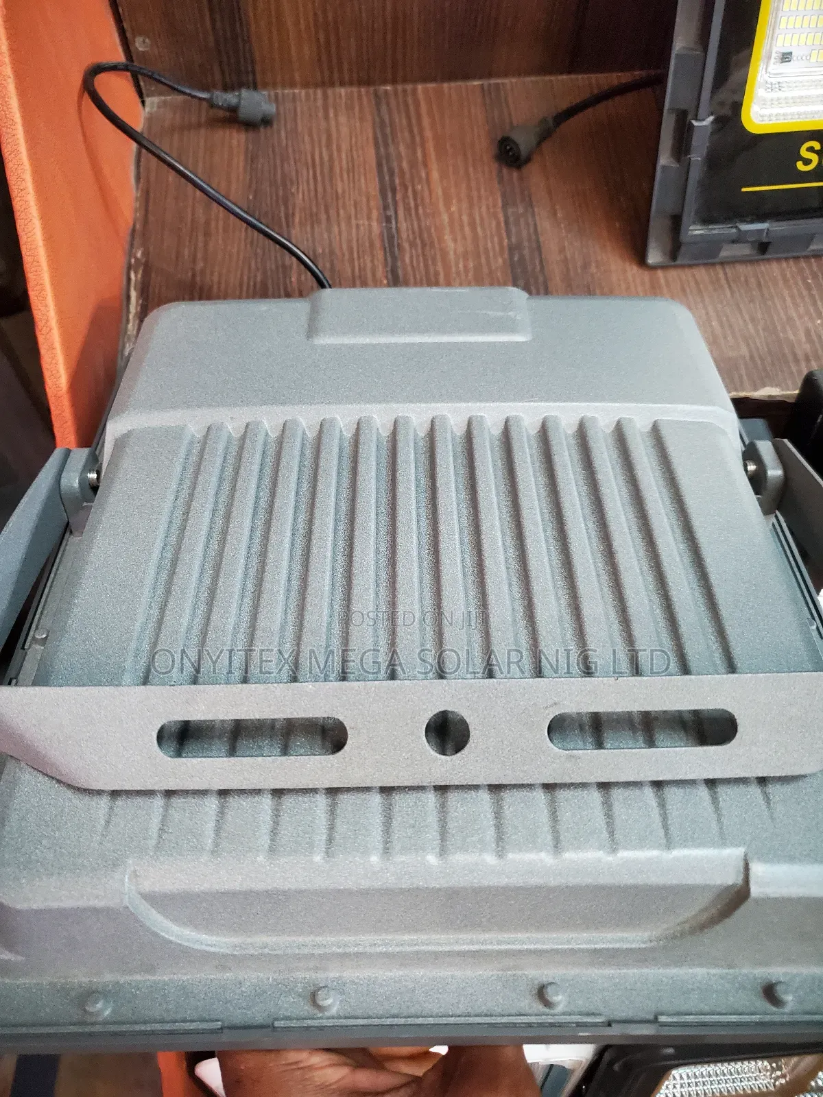 Original Solar Flood Light 600watts With Warranty