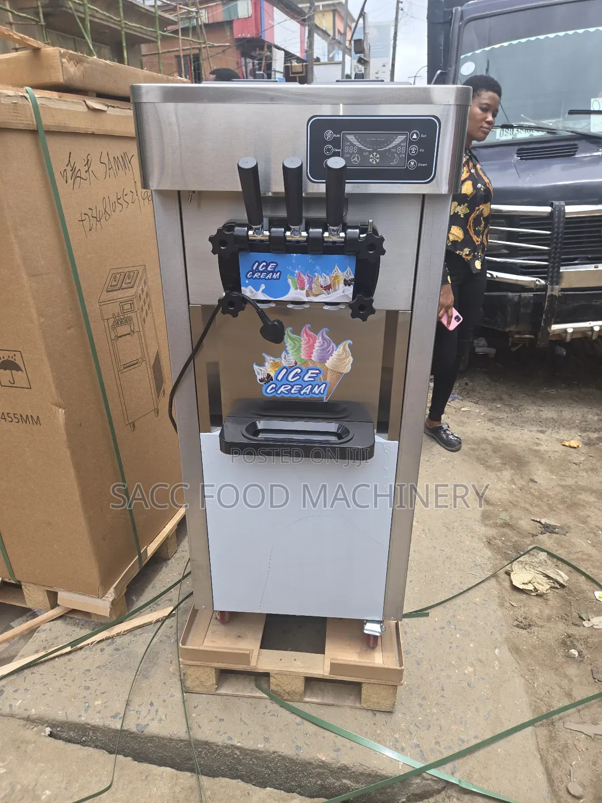 Soft-Serve Ice Cream Machine (Standing)