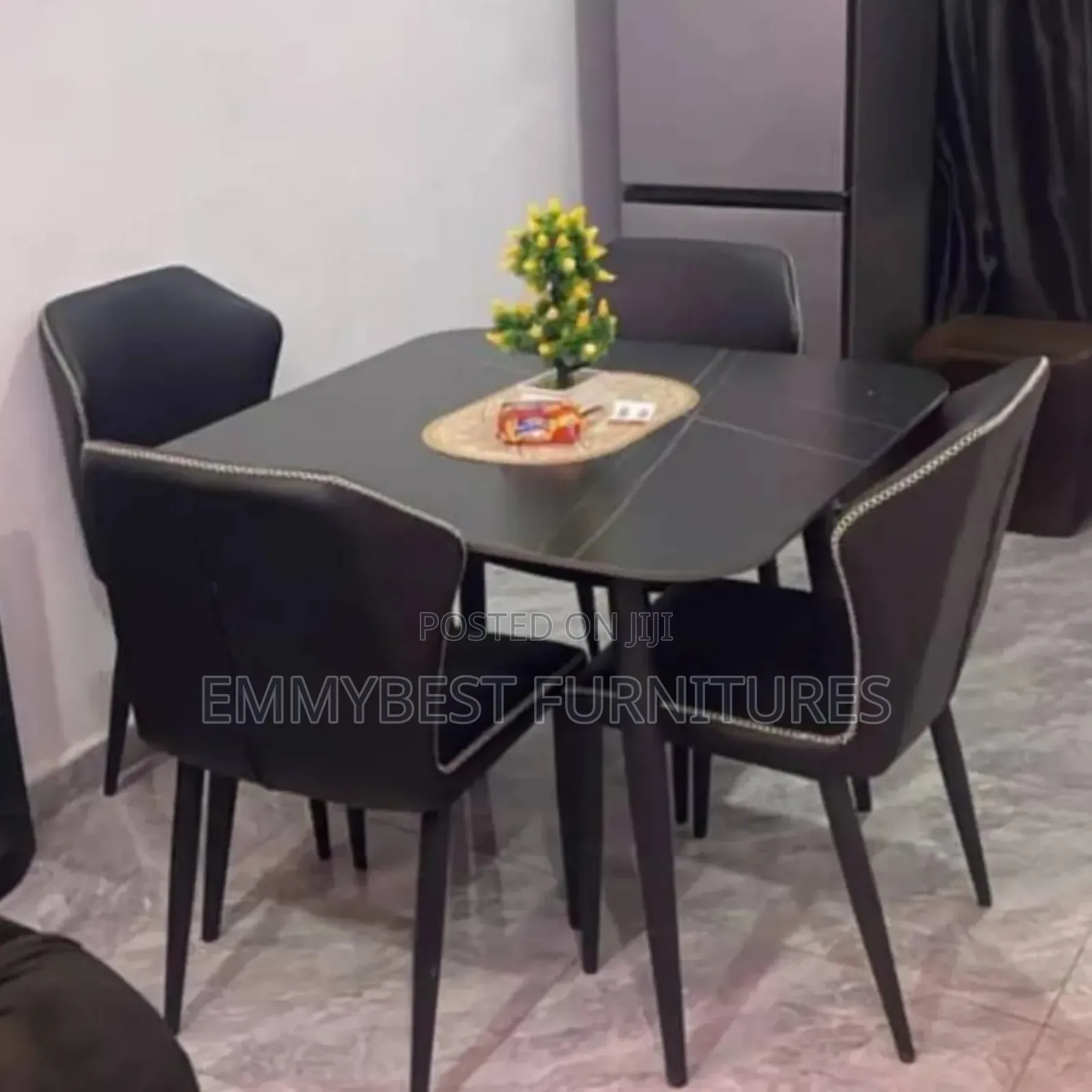 Classic Dinning Table Set,  4 Seaters.