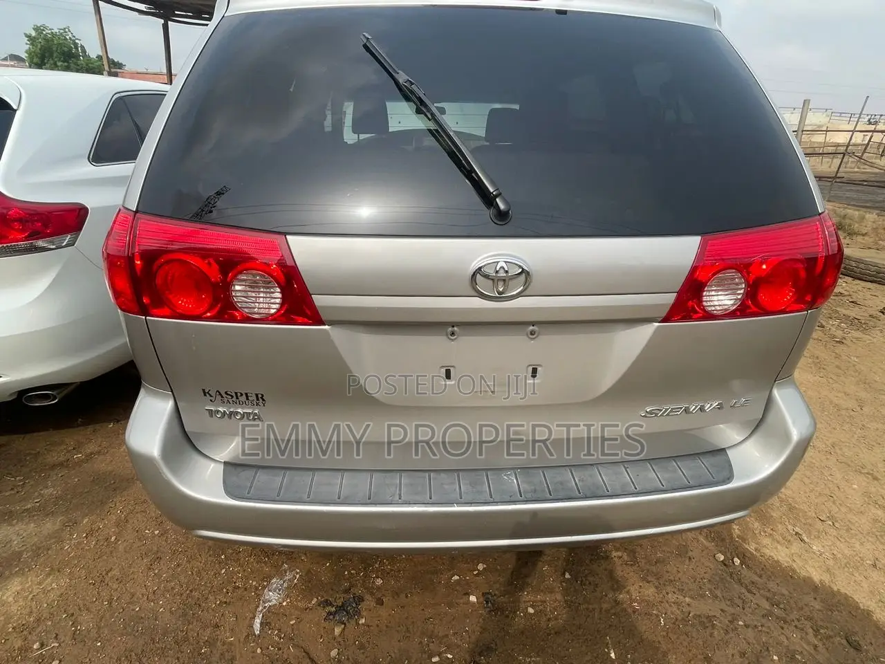 Toyota Sienna LE 8 Passenger 2010 Silver