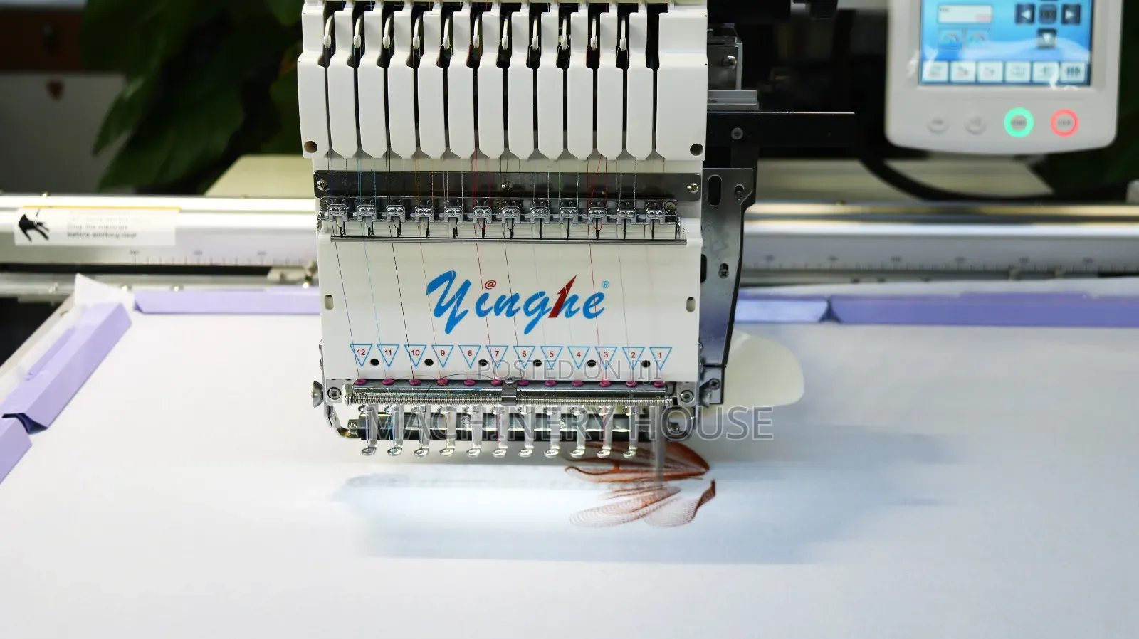 1201 Embroidery Machine Big Working Size
500*800