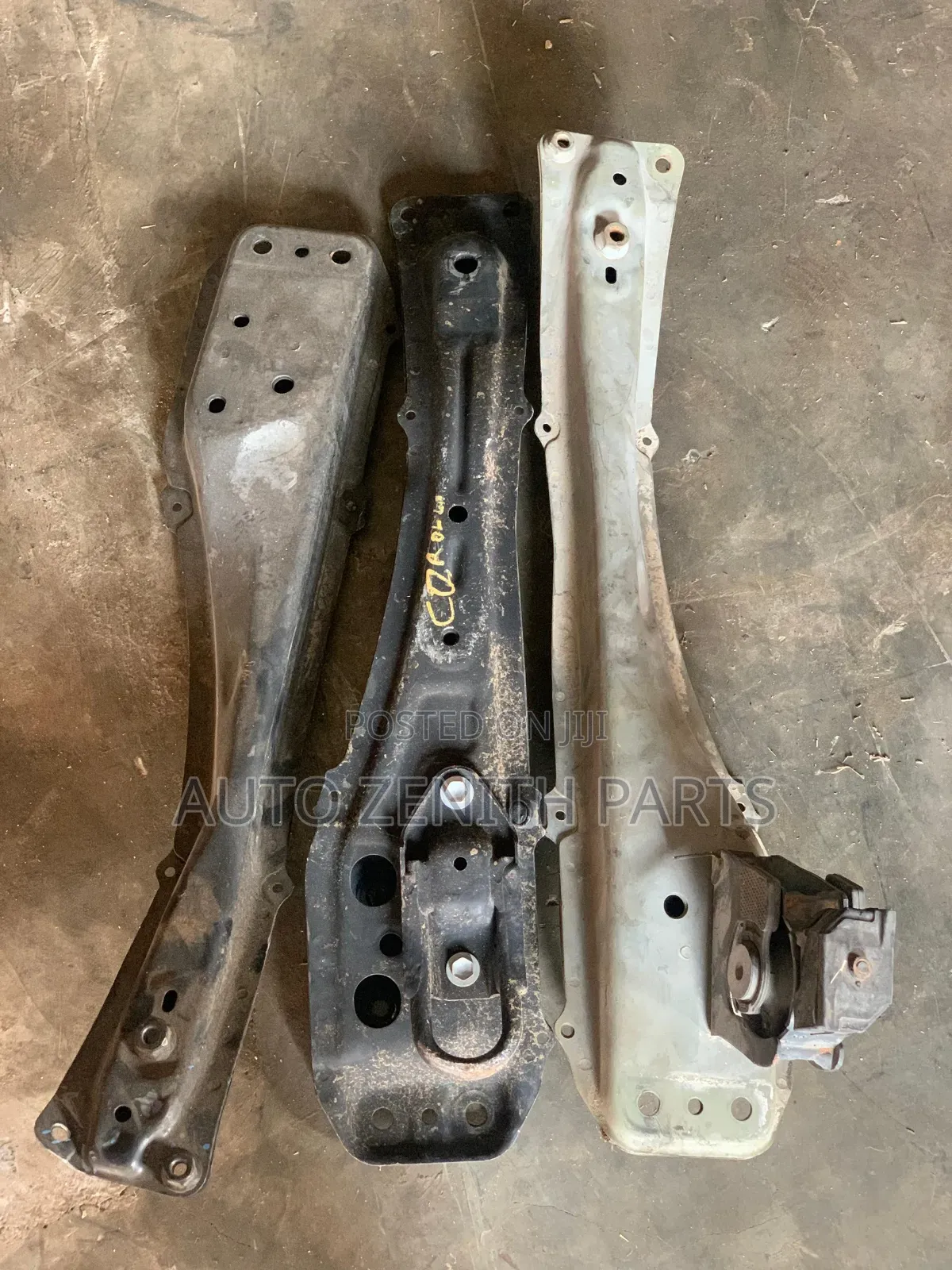 2010 Corolla Engine Cross-Bar