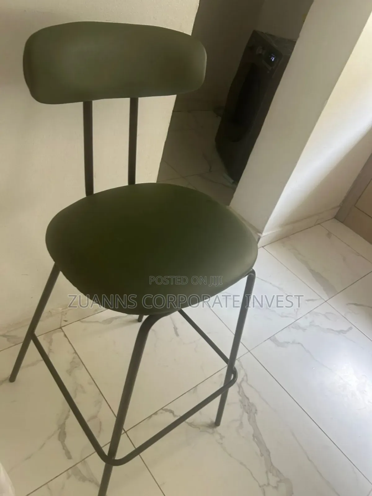 4 Legs Bar Stool