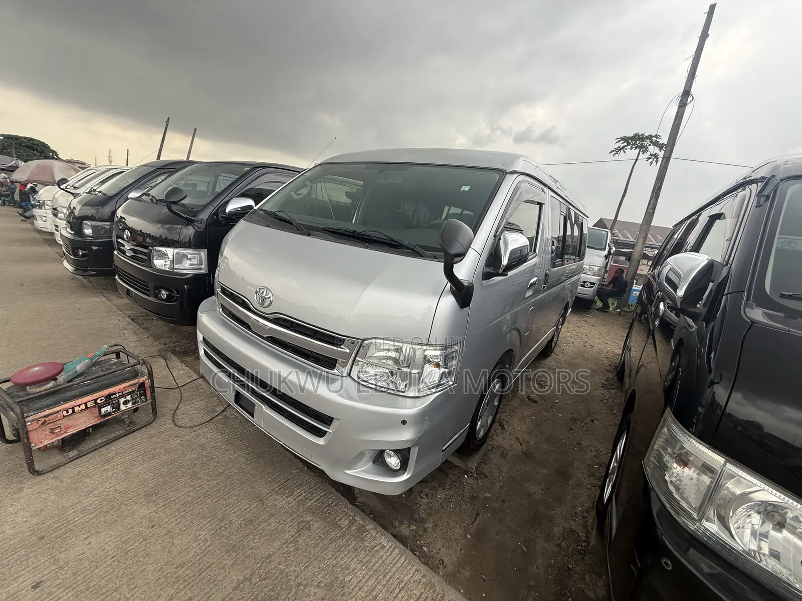Toyota HiAce 2014 Silver