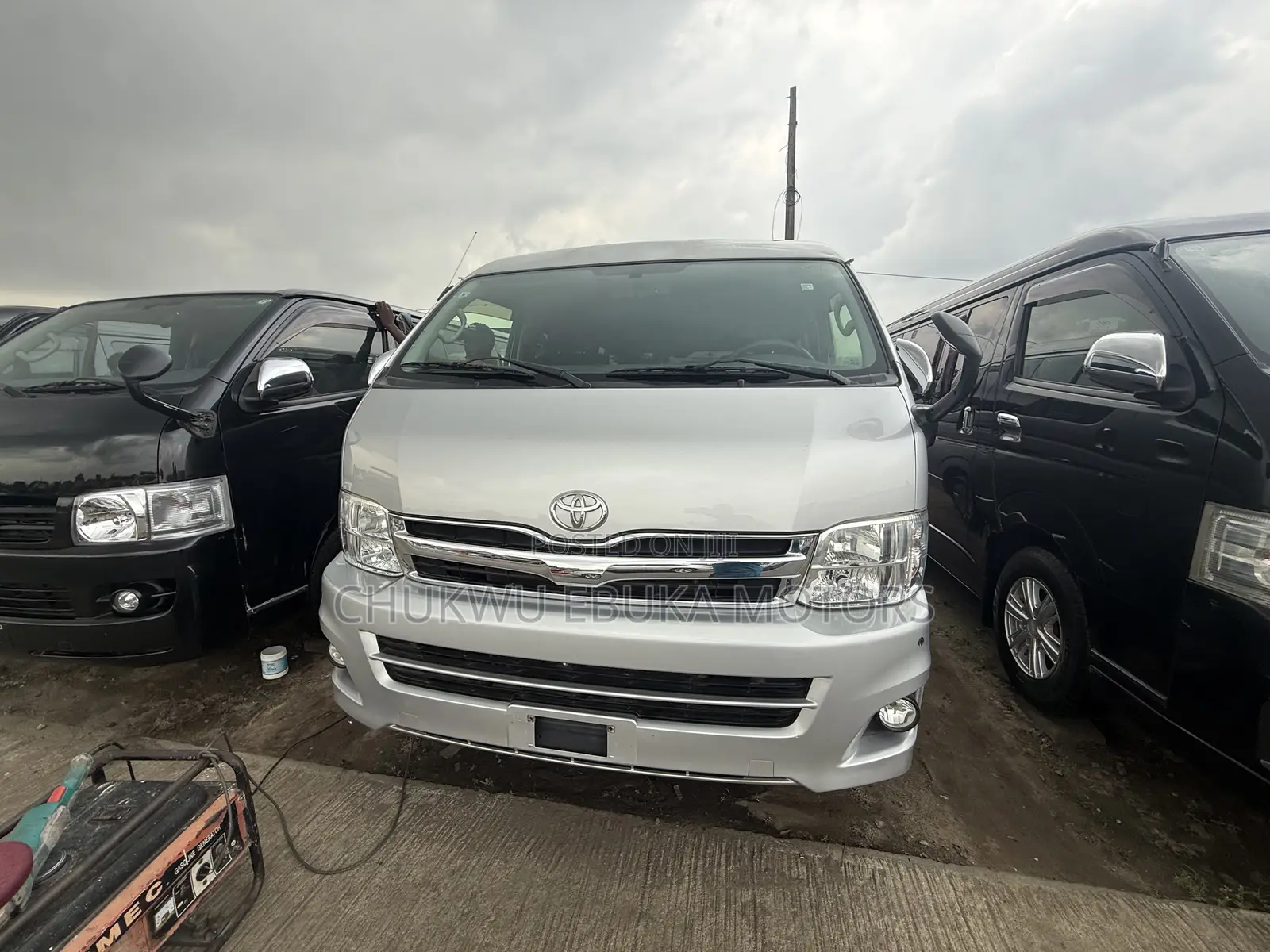Toyota HiAce 2014 Silver