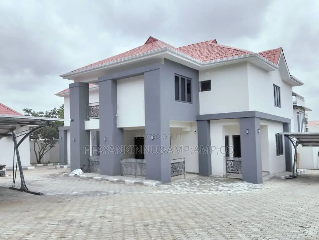 4bdrm Duplex in Gwarinpa for rent