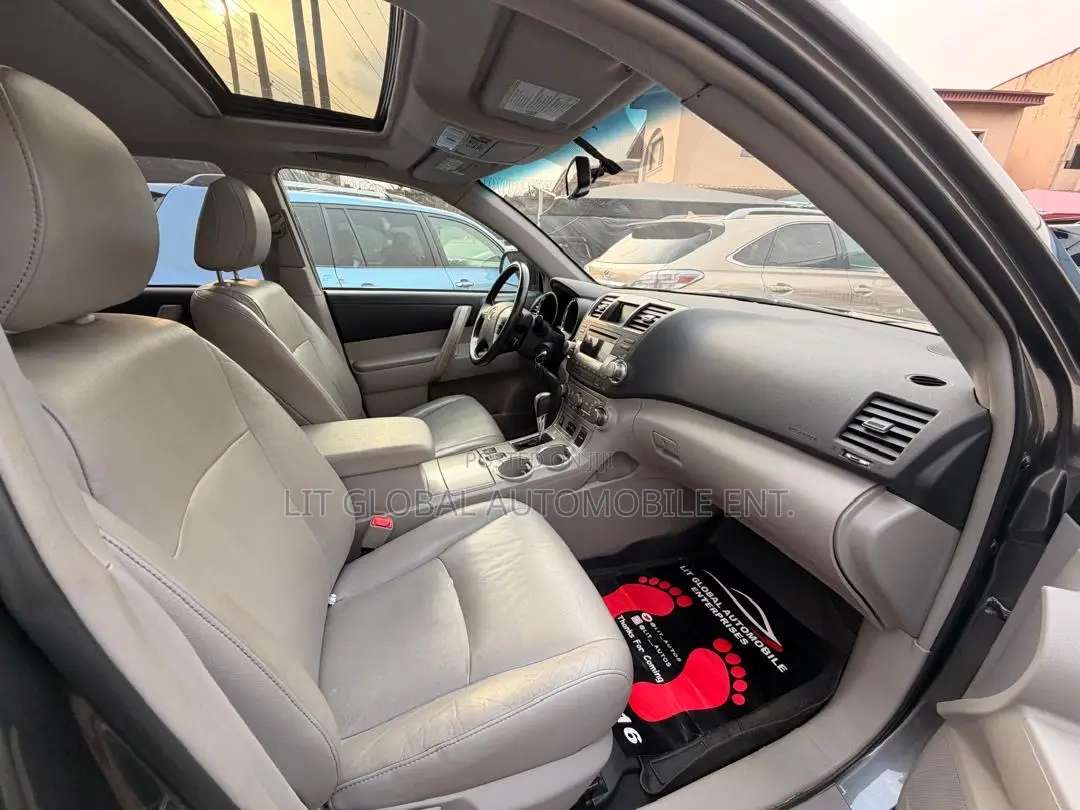 Toyota Highlander 2011 Gray