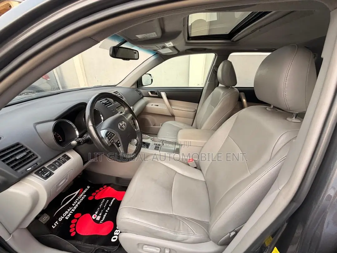 Toyota Highlander 2011 Gray