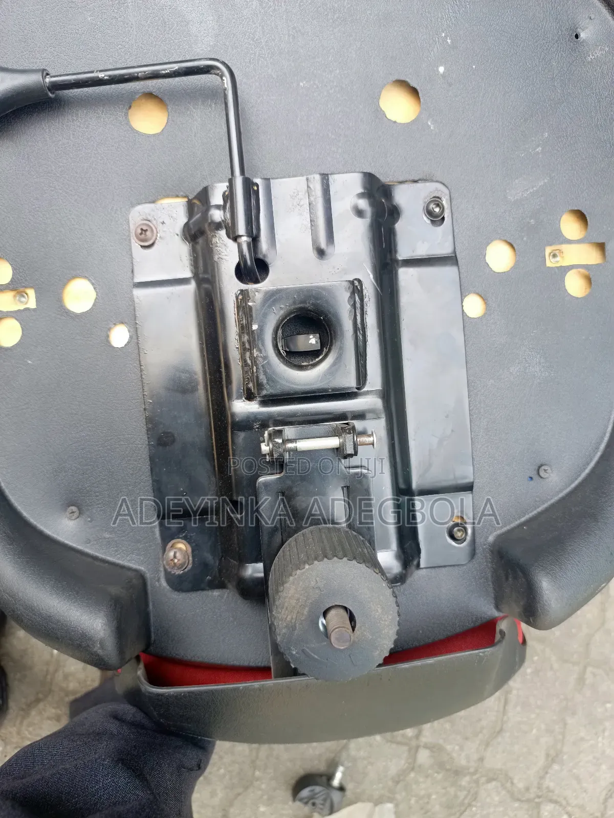Chair Sinking? Castor Broken?Broken Backrest and Armrest? We Fix Am!