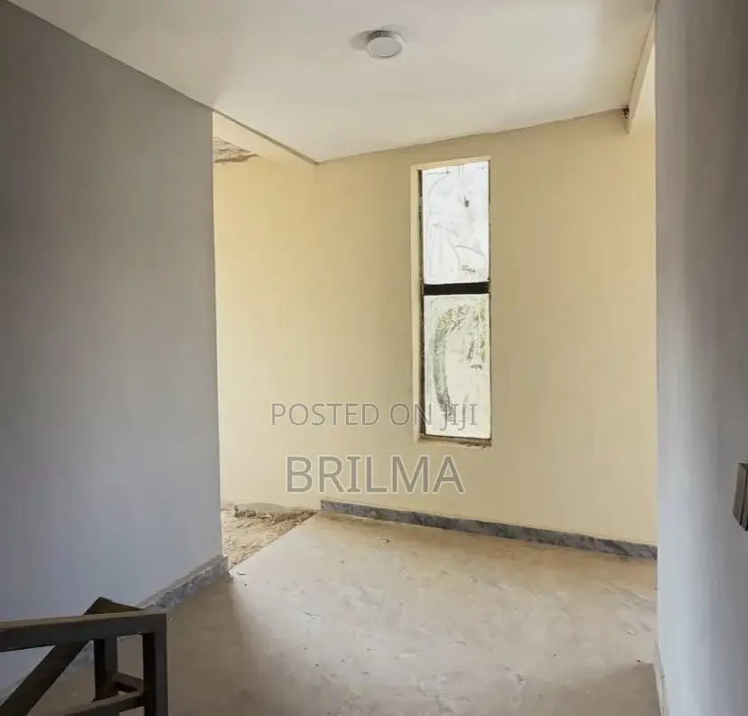 3bdrm Block of Flats in Kaura for sale