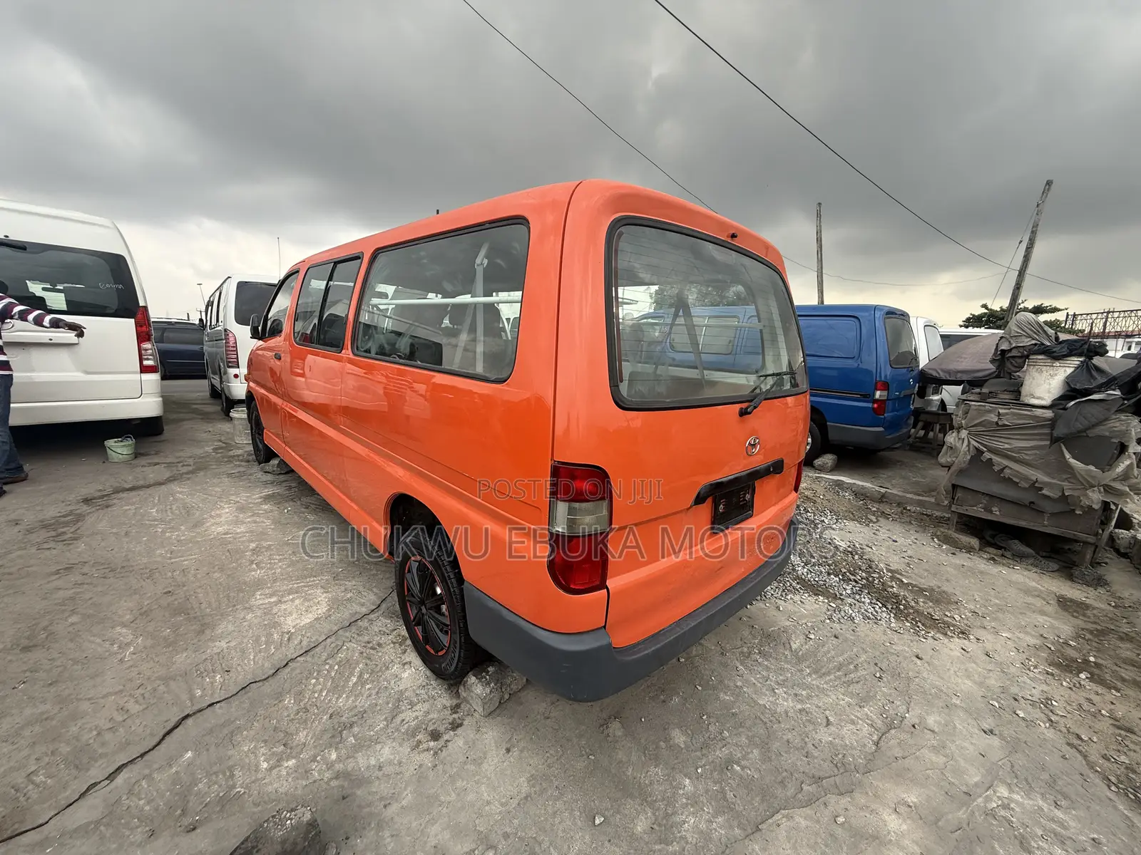 Toyota HiAce 2004 Brown