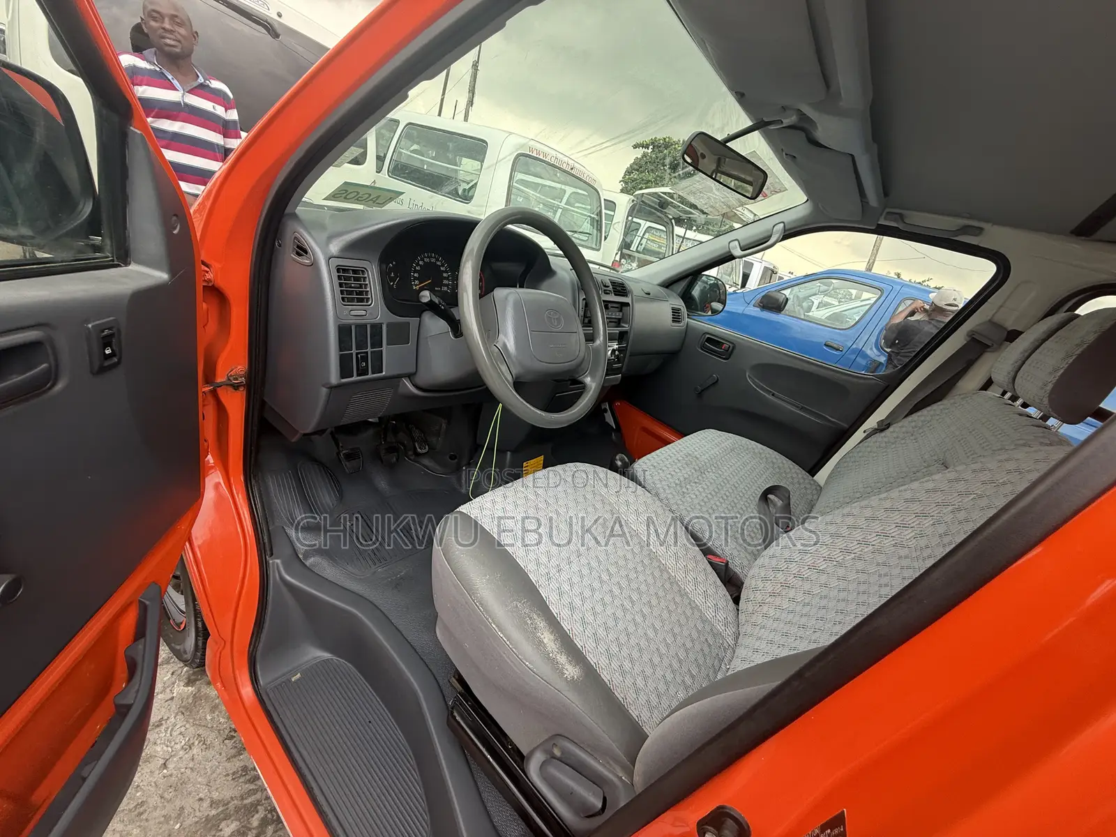 Toyota HiAce 2004 Brown