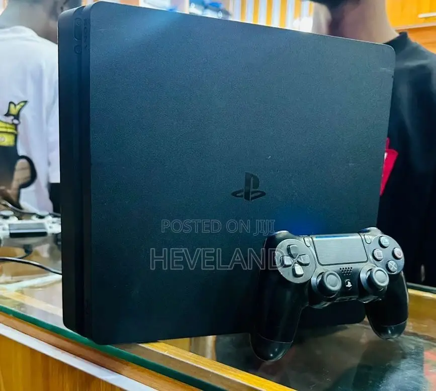 Playstation 4 Slim (Hacked)