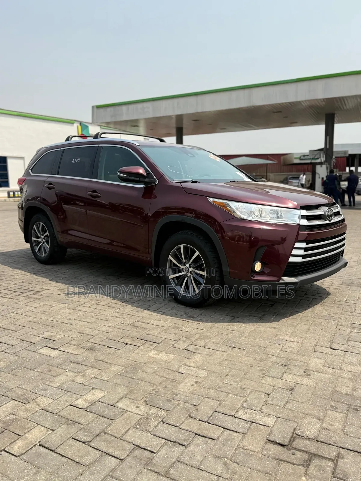 Toyota Highlander XLE 4x4 V6 (3.5L 6cyl 8A) 2017 Burgundy
