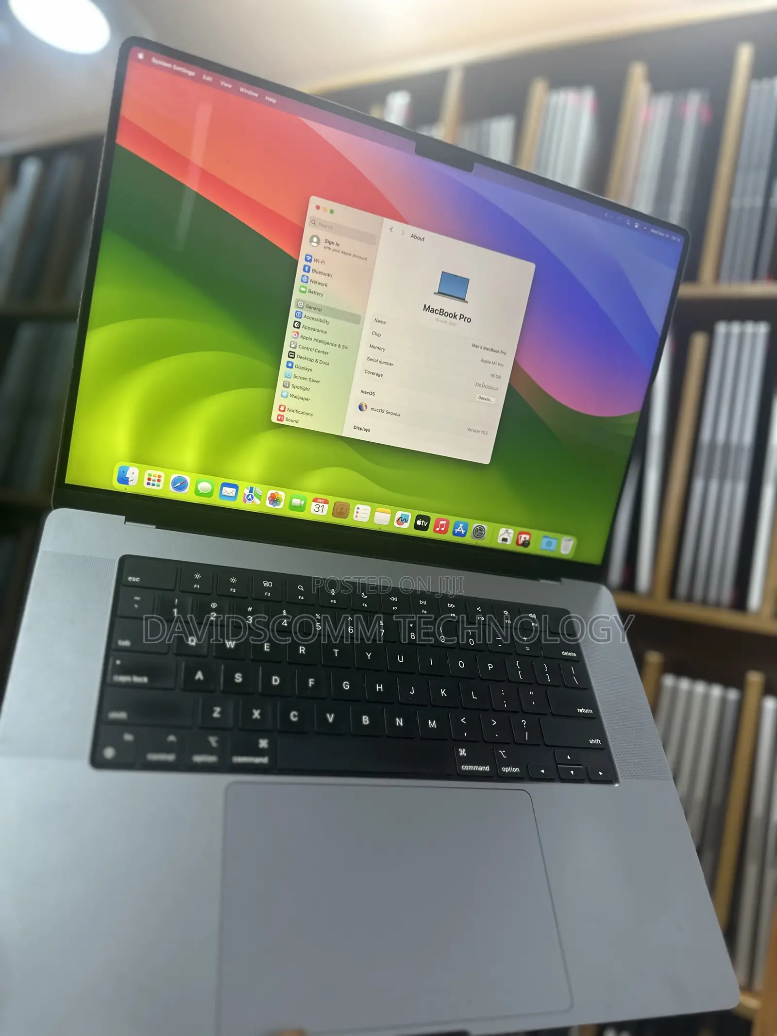 Laptop Apple MacBook Pro 2021 M1 16GB Apple M1 Pro SSD 512GB