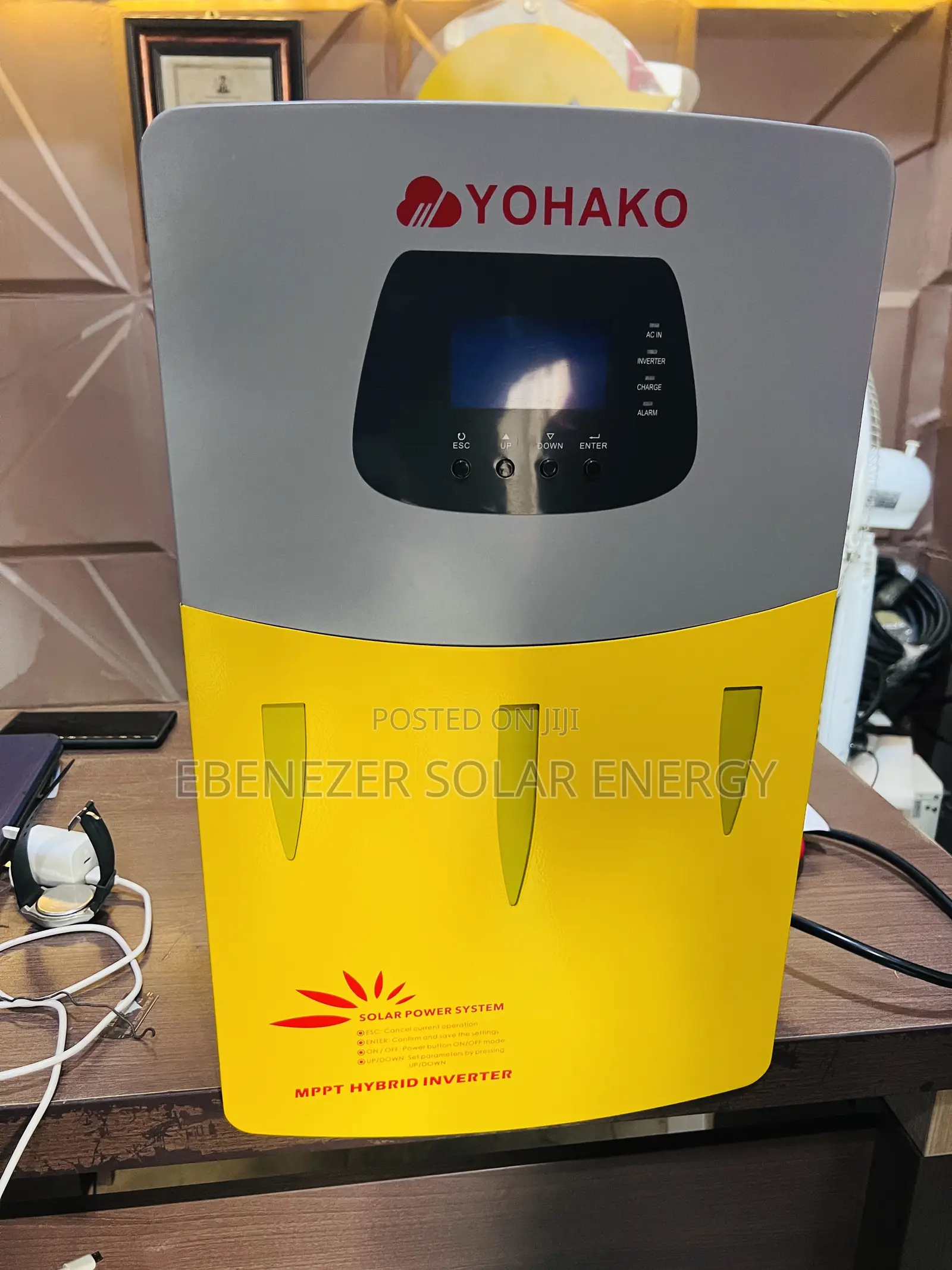 3.5kva Yohako Hybrid Inverter 24v