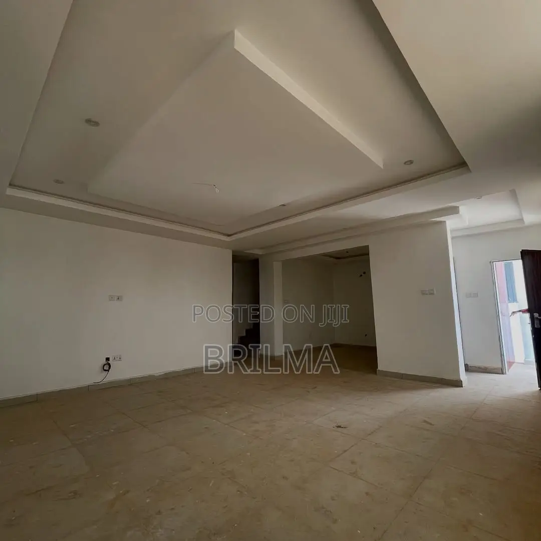 4bdrm Duplex in Kado for sale