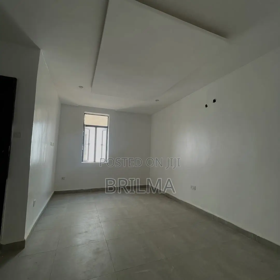 4bdrm Duplex in Kado for sale