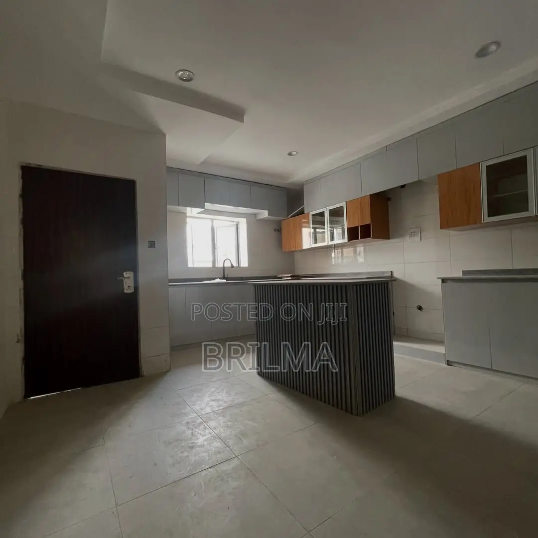 4bdrm Duplex in Kado for sale